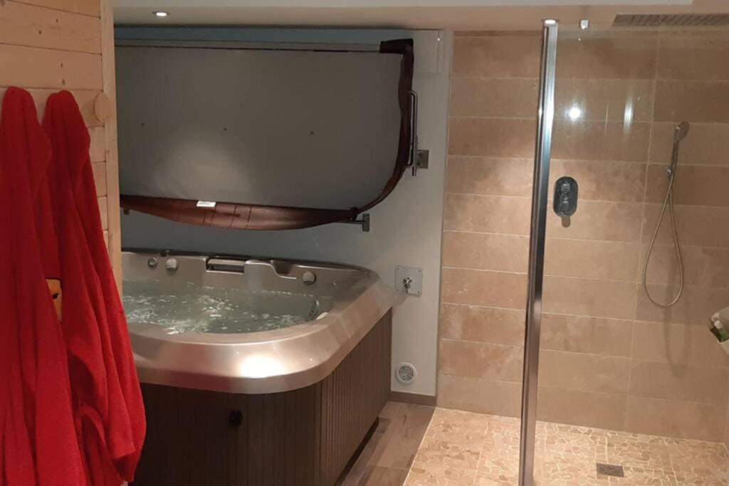 Les Spas Insolites - Le Spa Du Moulin Saint-Junien Eksteriør billede